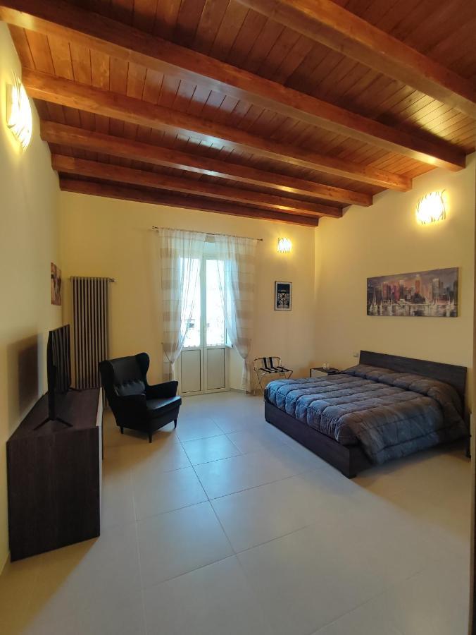 In Centro Rooms And Apartments Isola di Liri ภายนอก รูปภาพ