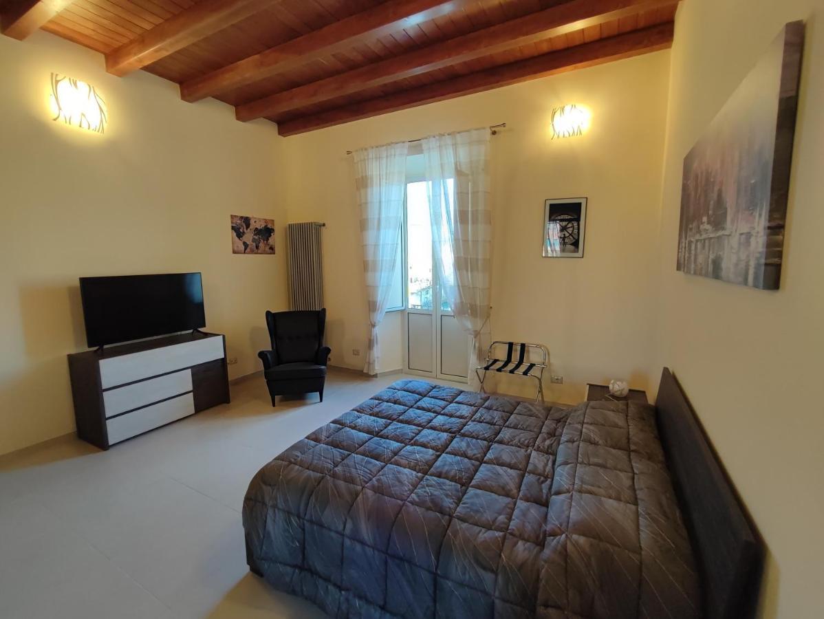 In Centro Rooms And Apartments Isola di Liri ภายนอก รูปภาพ