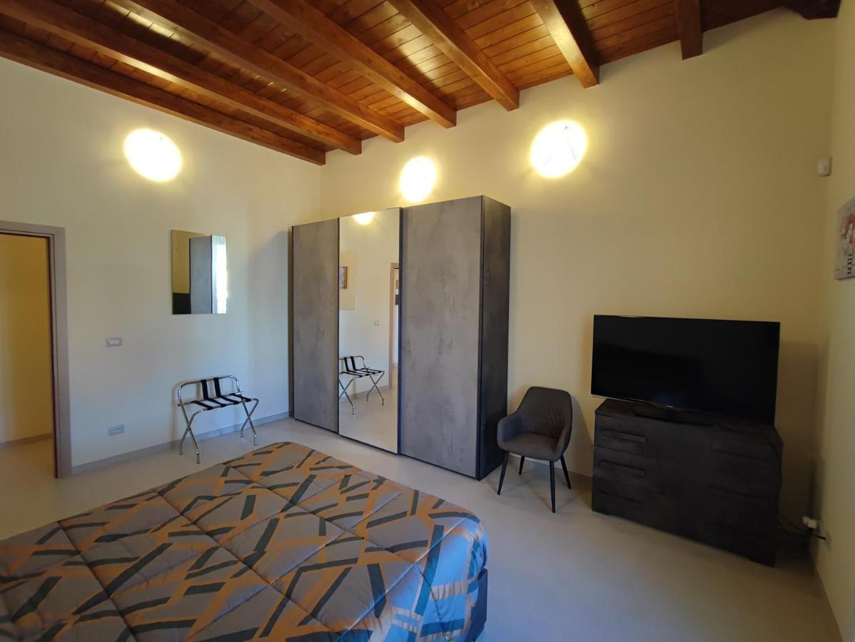 In Centro Rooms And Apartments Isola di Liri ภายนอก รูปภาพ